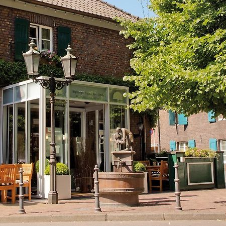 Wellings Romantik Hotel Zur Linde Moers Exteriör bild